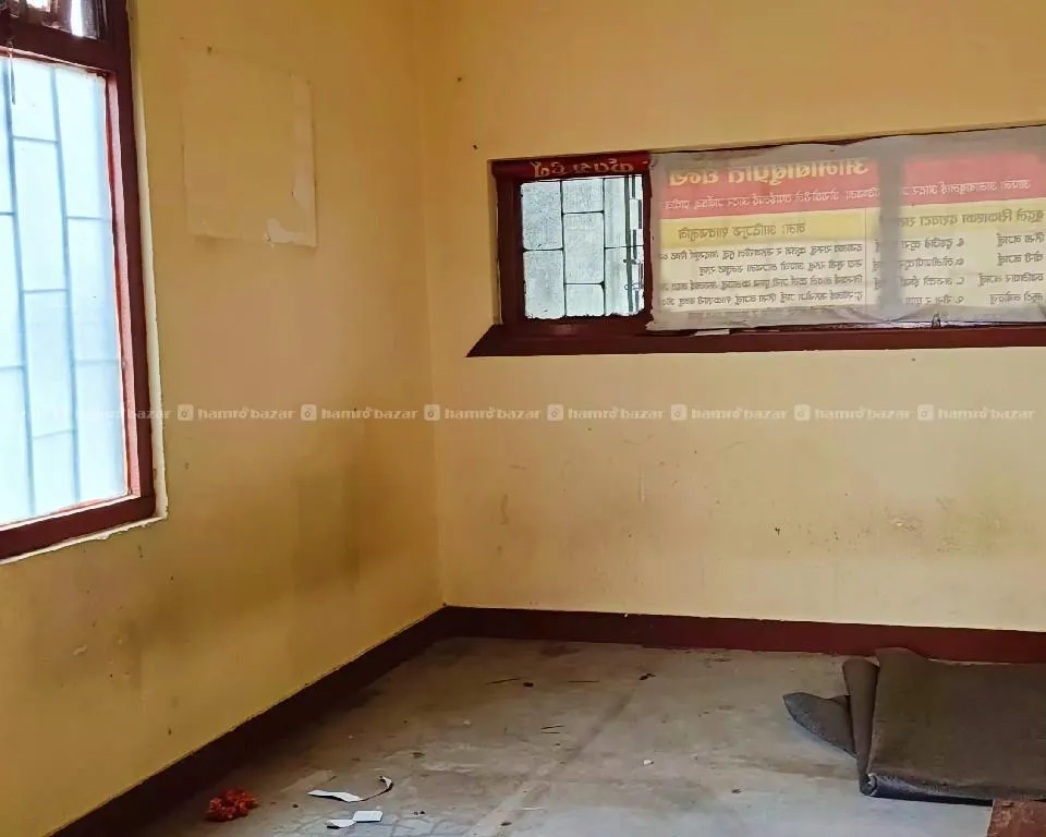 टप फ्लोरमा।। एउटा सानो किचेन , एउटा कोठा र बाथरूम 4