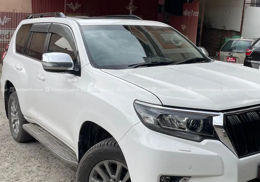 Prado 2022 Vx Single Owner Brand New Conditions 5