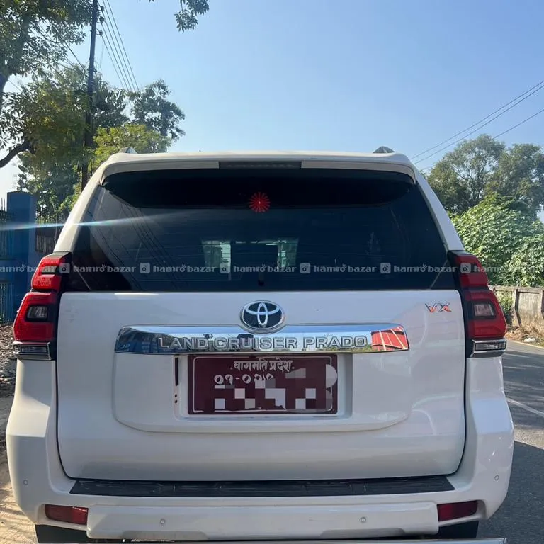 Prado 2022 Vx Single Owner Brand New Conditions 4