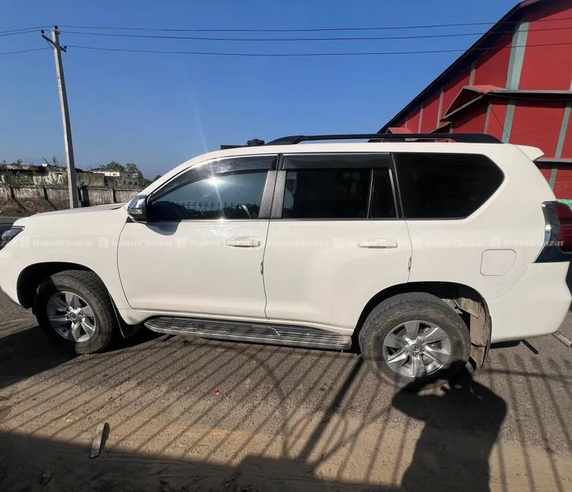Prado 2022 Vx Single Owner Brand New Conditions 3
