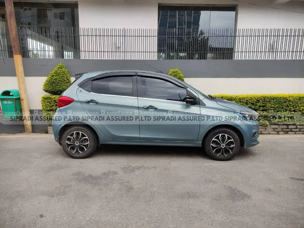 TATA TIAGO EV XZ+ - Photo 1