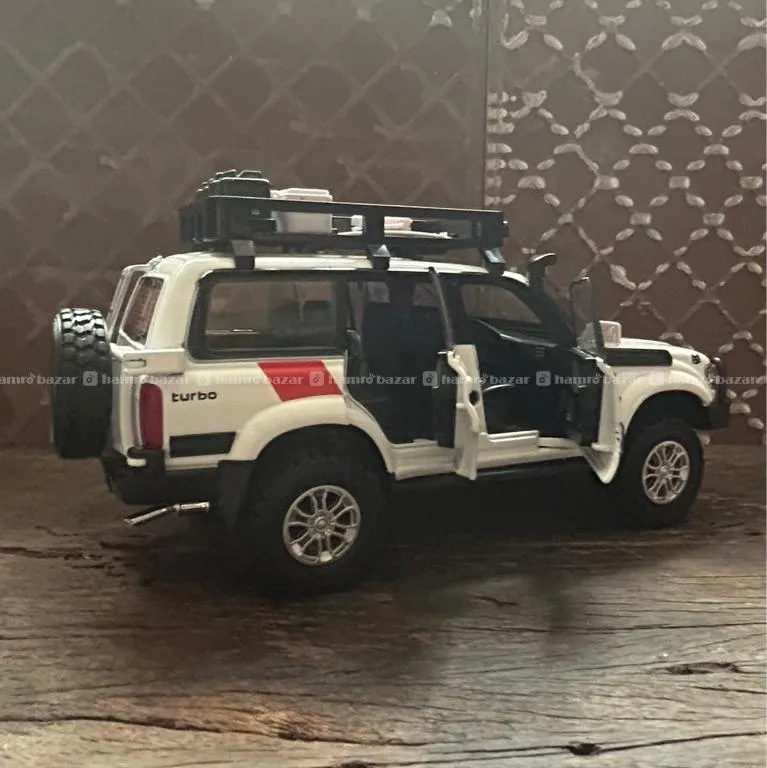 TOYOTA LAND CRUISER LC 80 DIECAST MODEL 7