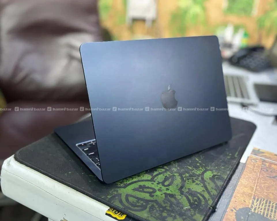 MacBook Air M2 On Sale. 3