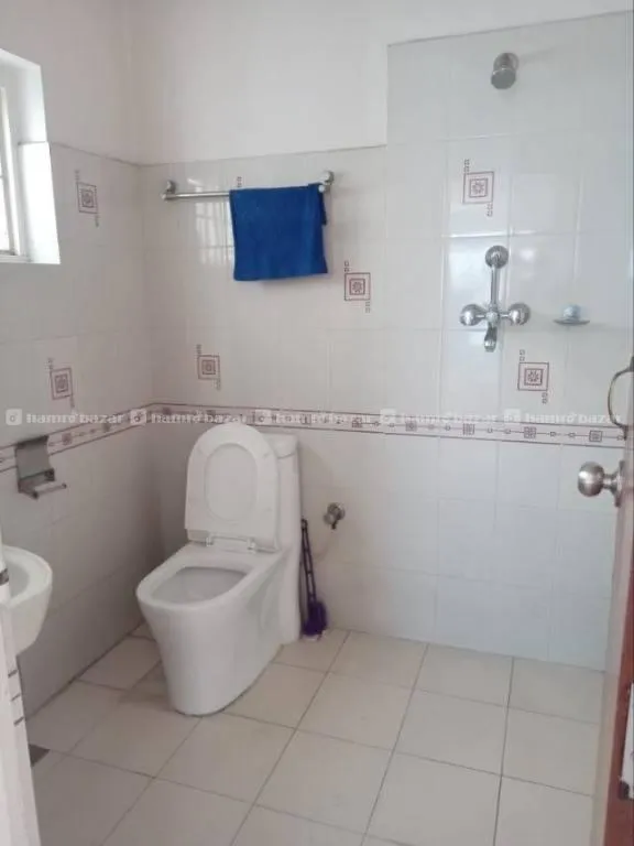 OFFICE SPACE FOR RENT WITH 3 ROOM & 1 HALL 5
