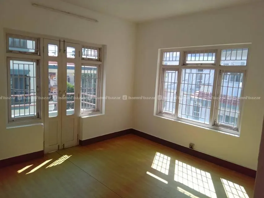 OFFICE SPACE FOR RENT WITH 3 ROOM & 1 HALL 7