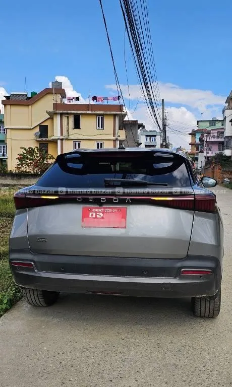 In 42 Lakh OMODA E5 Dual Tone Top Variant 2