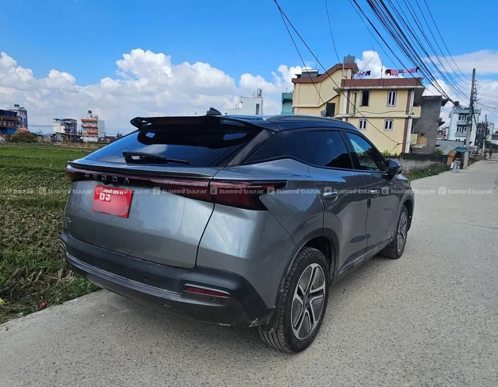 In 42 Lakh OMODA E5 Dual Tone Top Variant 3