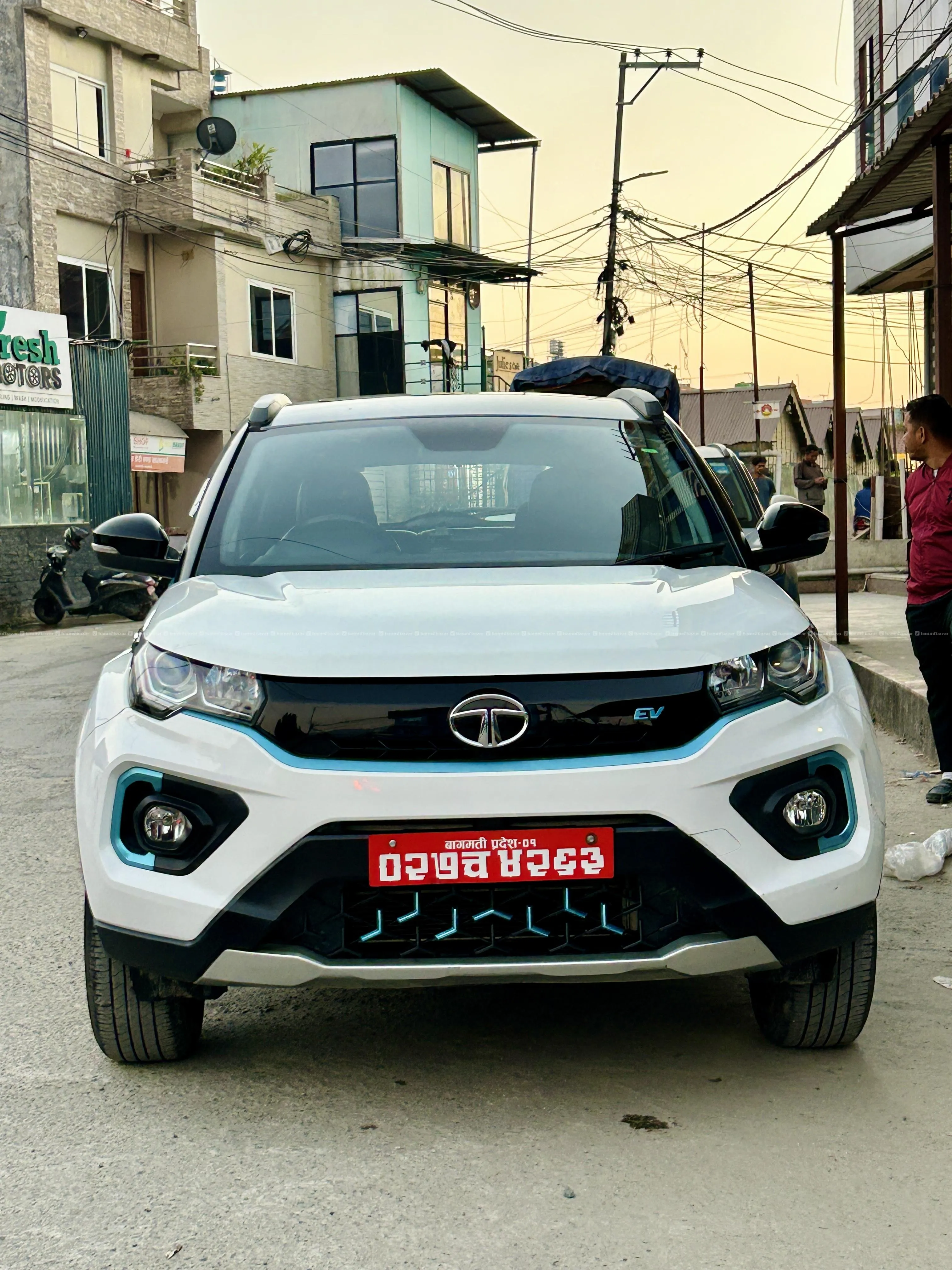 Tata nexon ev xz+ lux (2022) 31000 km with sunroof - Photo 2