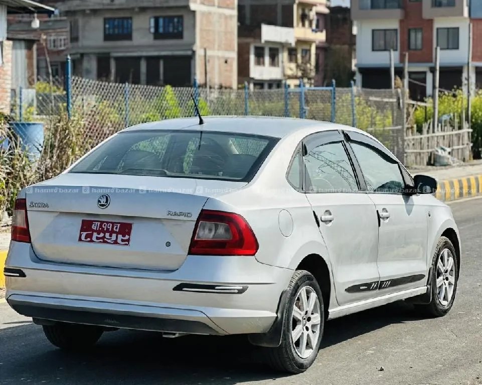 Skoda Rapid 2014 model (single hand)