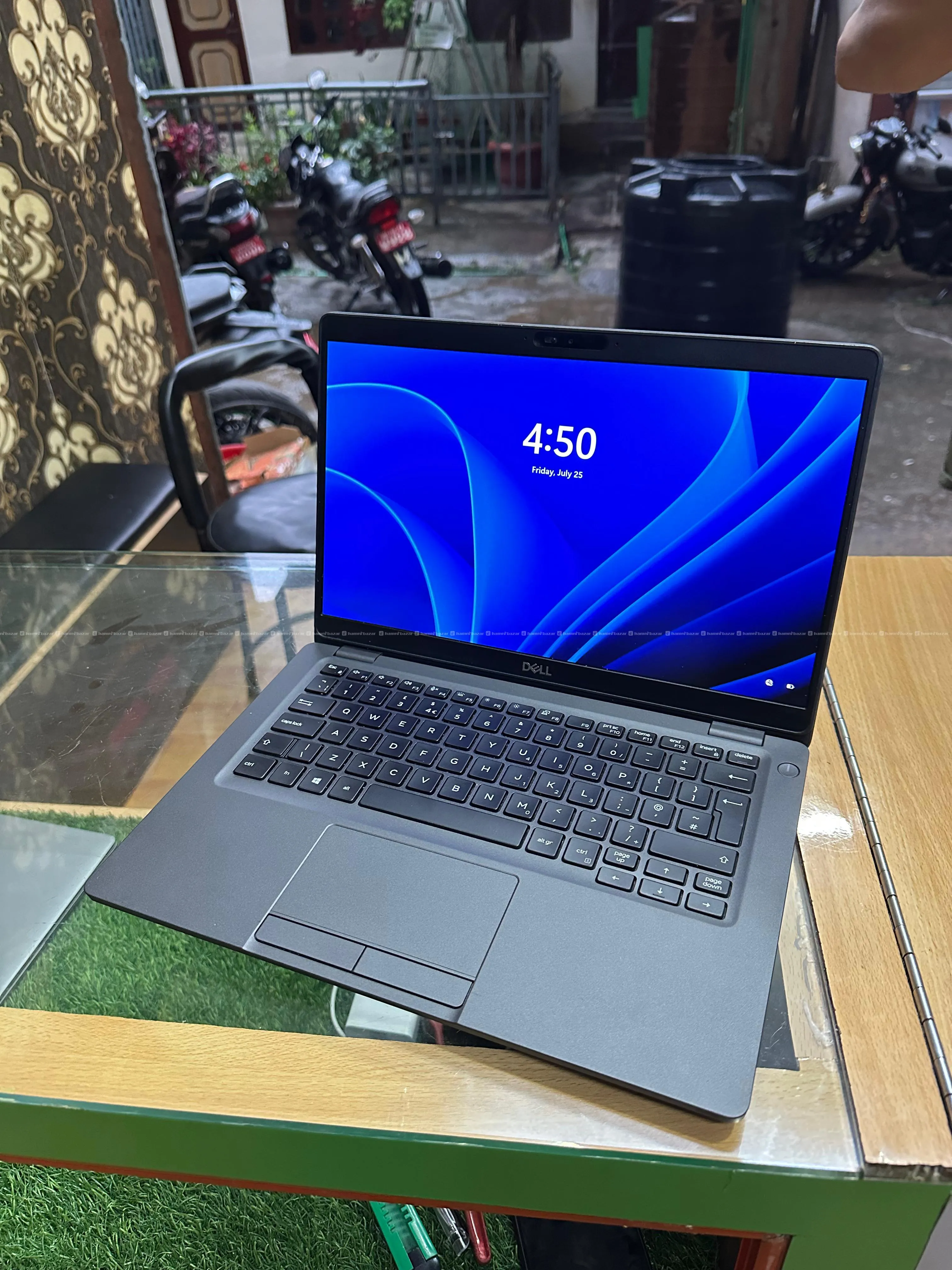 laptop dell i5 8gen 8gb ram 256ssd 4gb share gpu