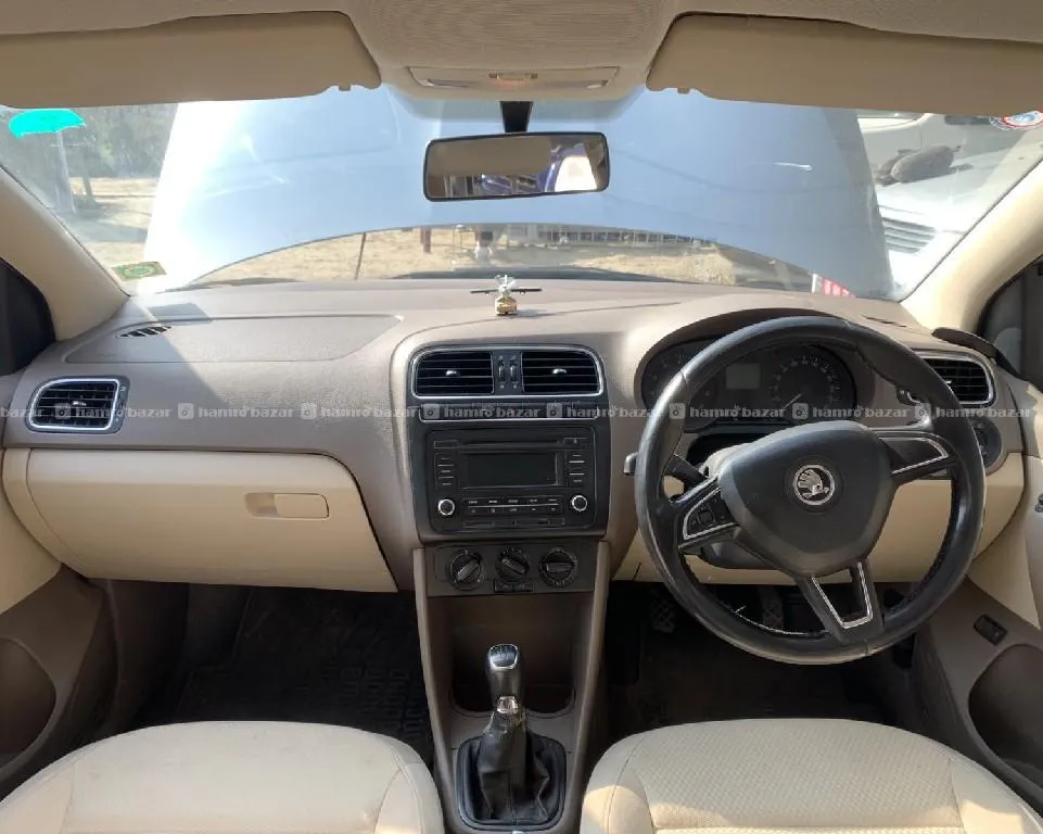 Skoda Rapid 2014 model (single hand)