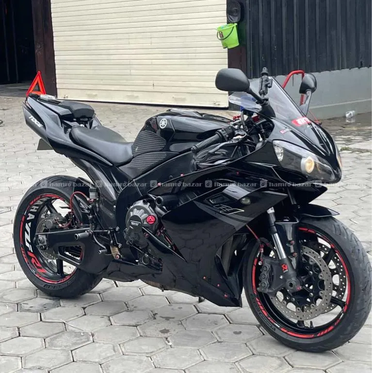 Yamaha R1