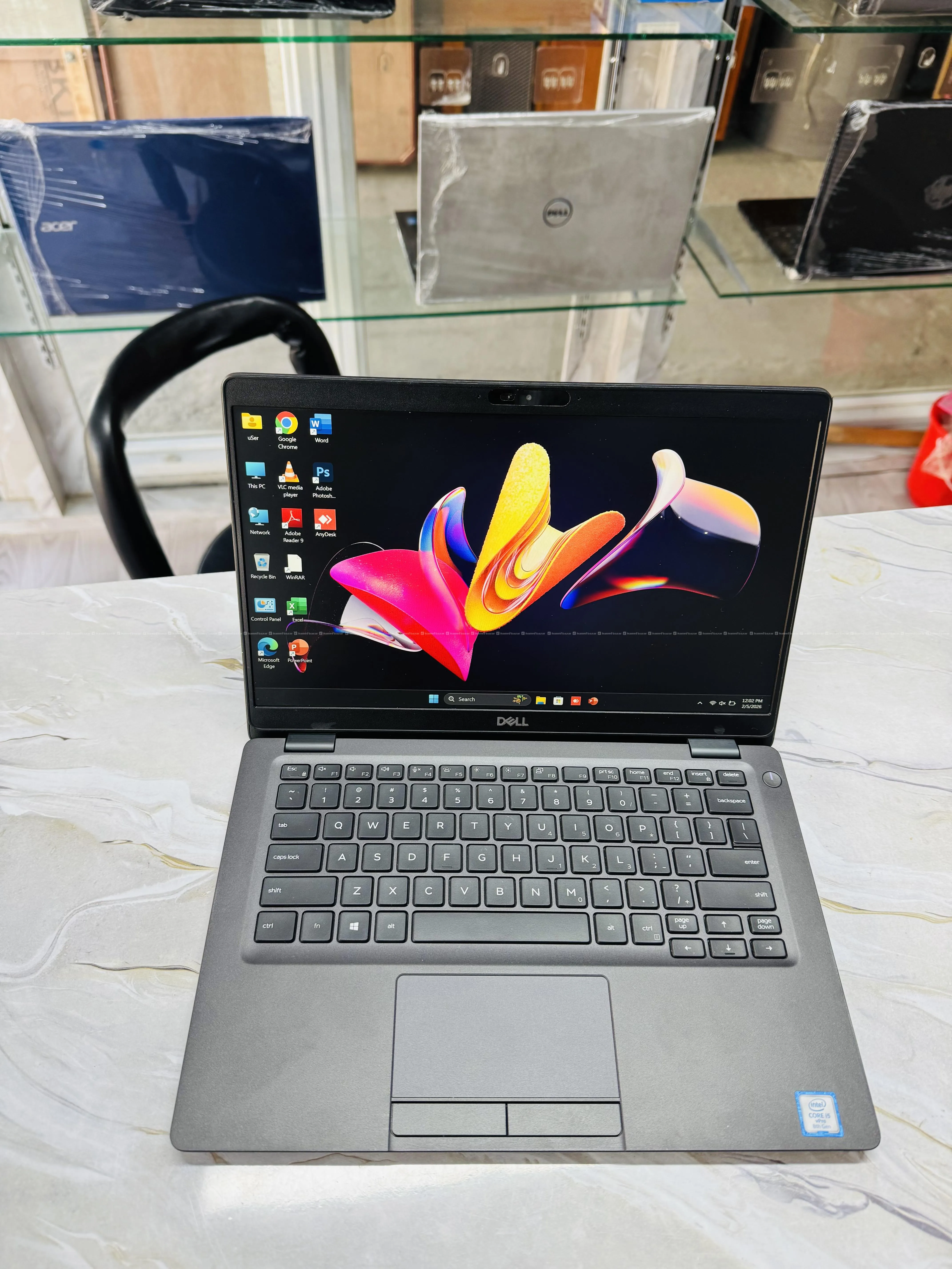 sasto laptop dell i5,8 gen,8 gb ram,256 ssd