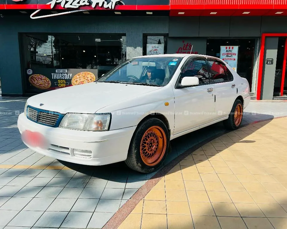 NISSAN BLUEBIRD (1996)