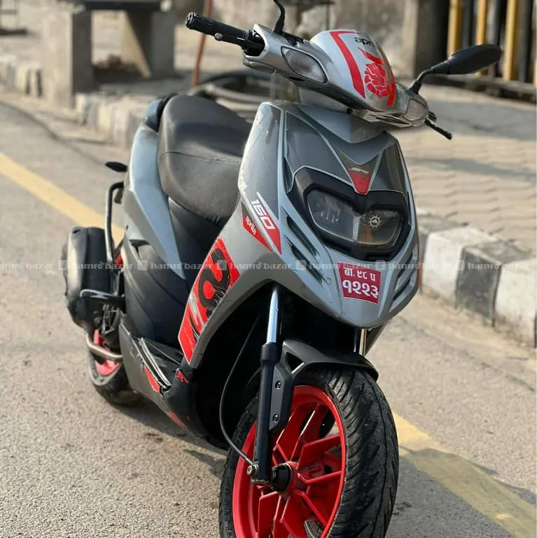 Aprillia Sr 150 98 Lot Fresh Condition Scooter