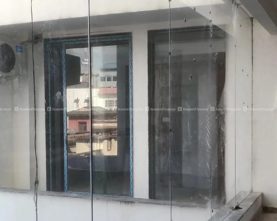 toughened glass partition 3