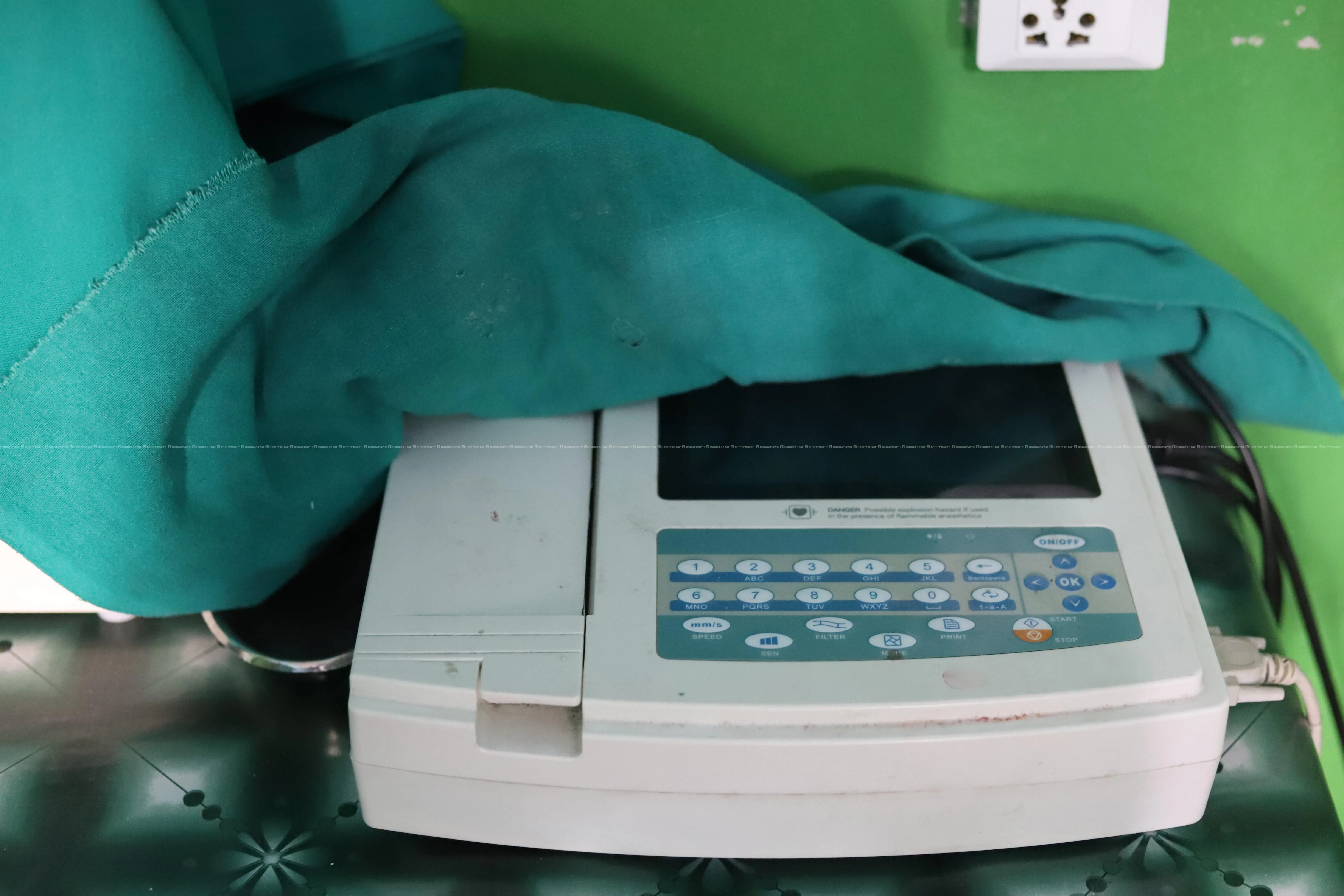 Medicial Shop  and Polyclinc on sale, home in rent 6