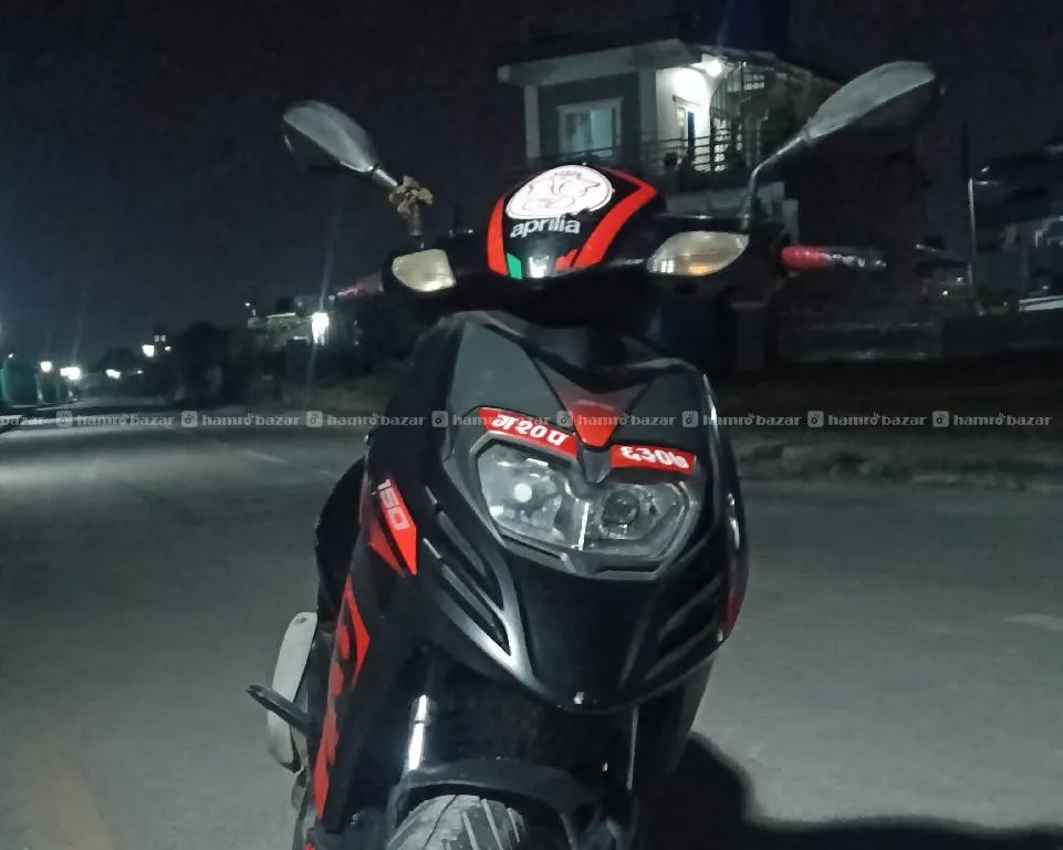 Aprila SR 150 Stander Scooter 1
