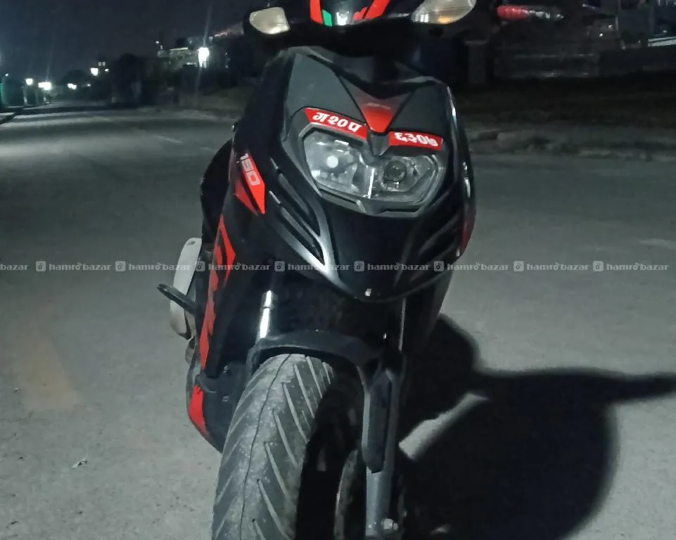 Aprila SR 150 Stander Scooter 3