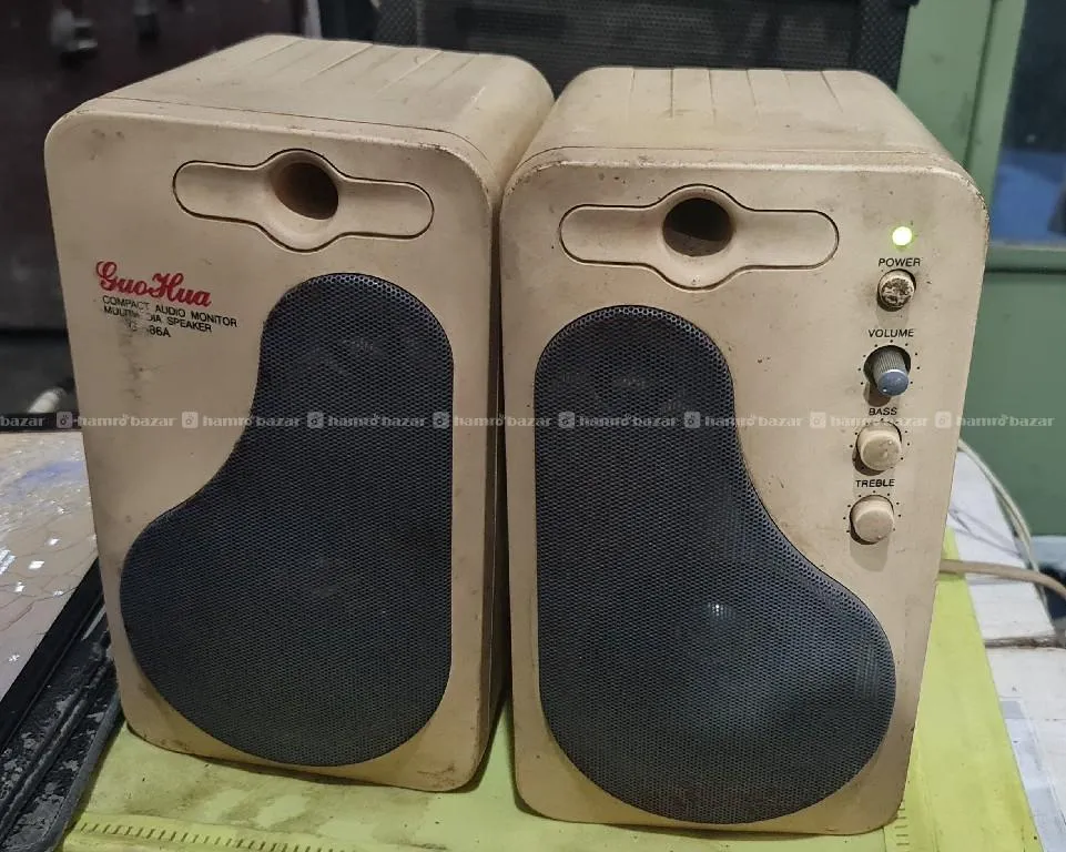vintage compact audio monitor multimedia speaker 3