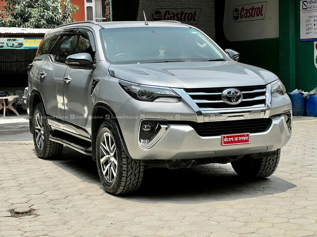 Toyota Fortuner 3