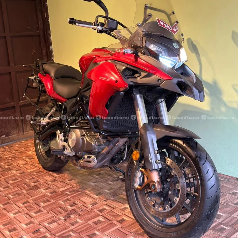 Benelli TRK 502 1