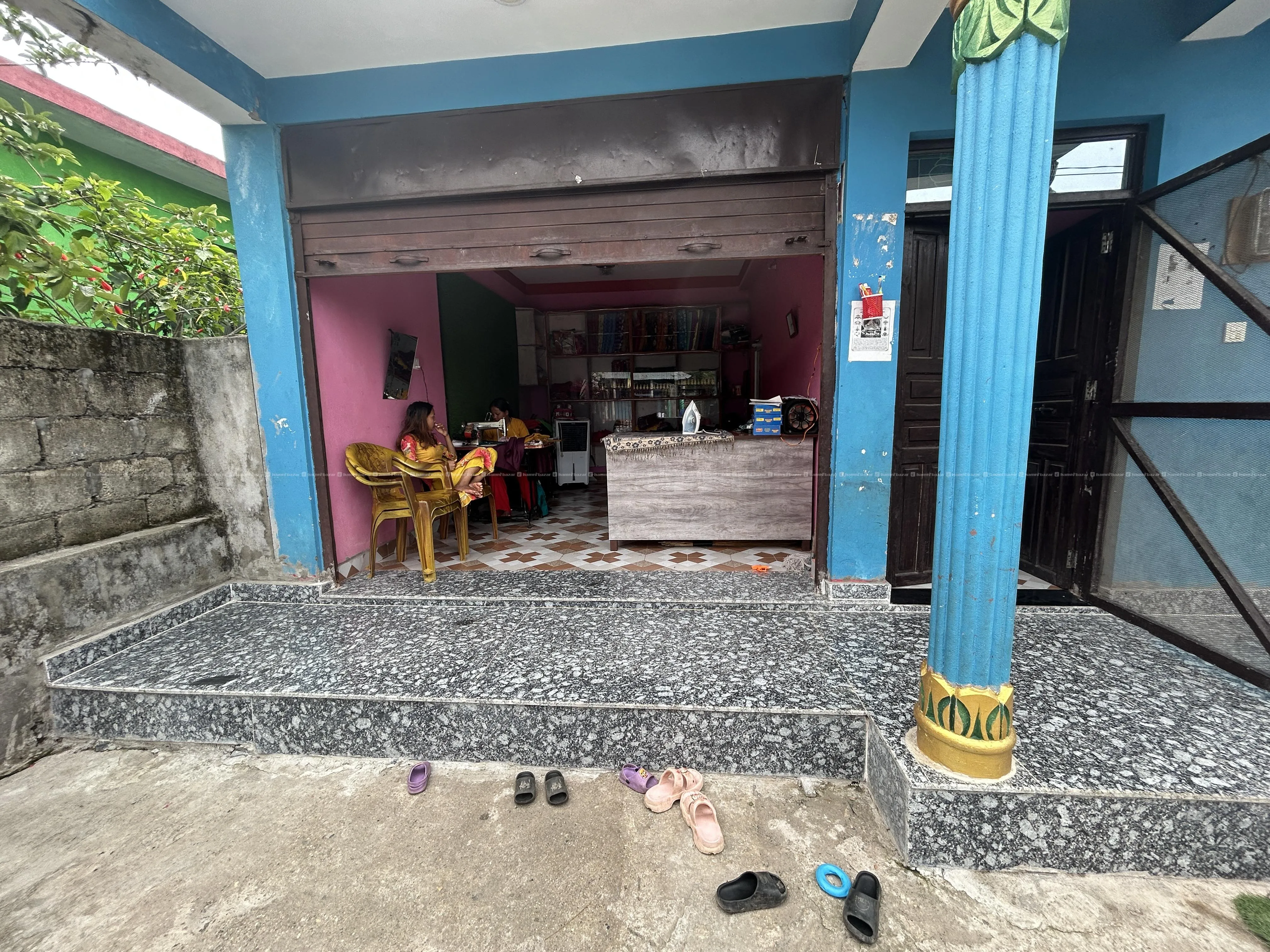 बिक्रीमा 4