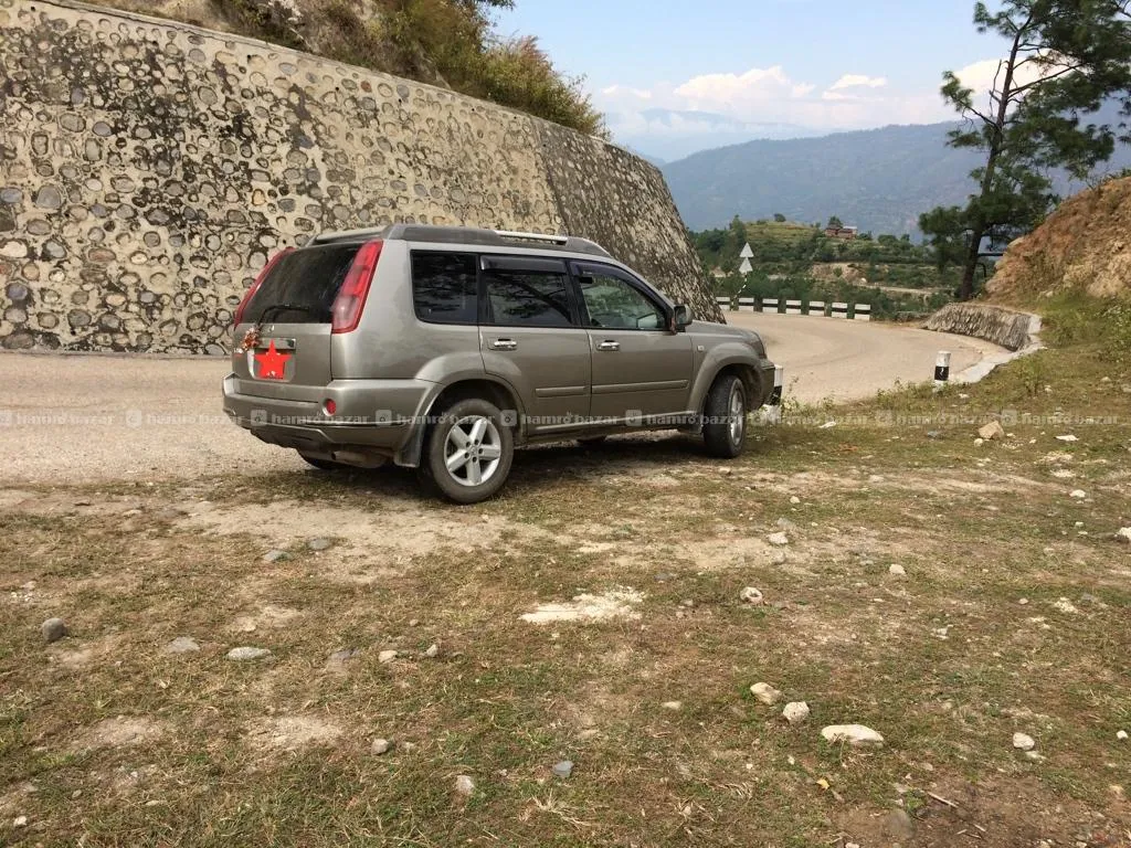 Nissan X-trail 4*4 Automatic SUV for rental 3