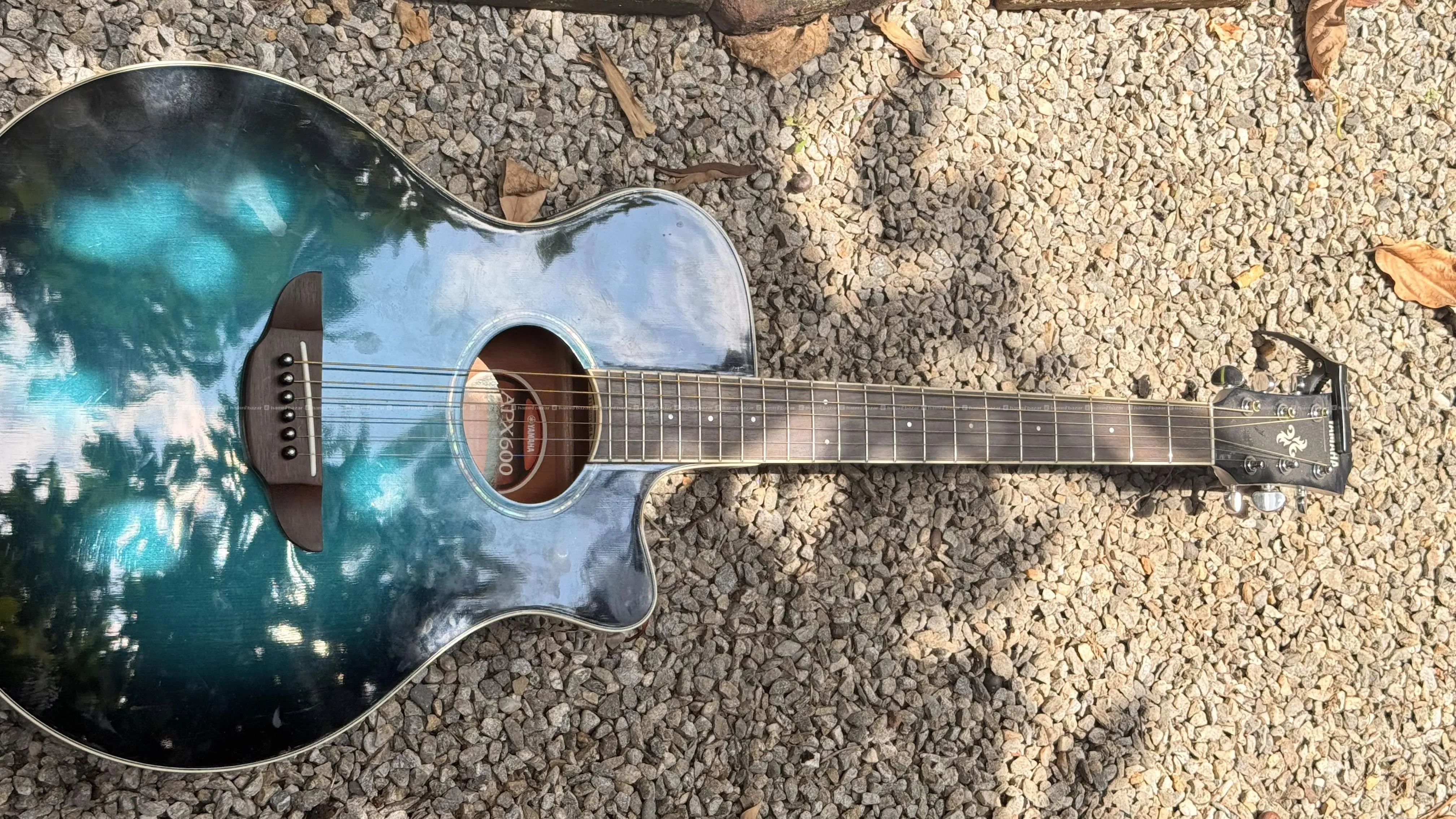 Yamaha APX 600 2