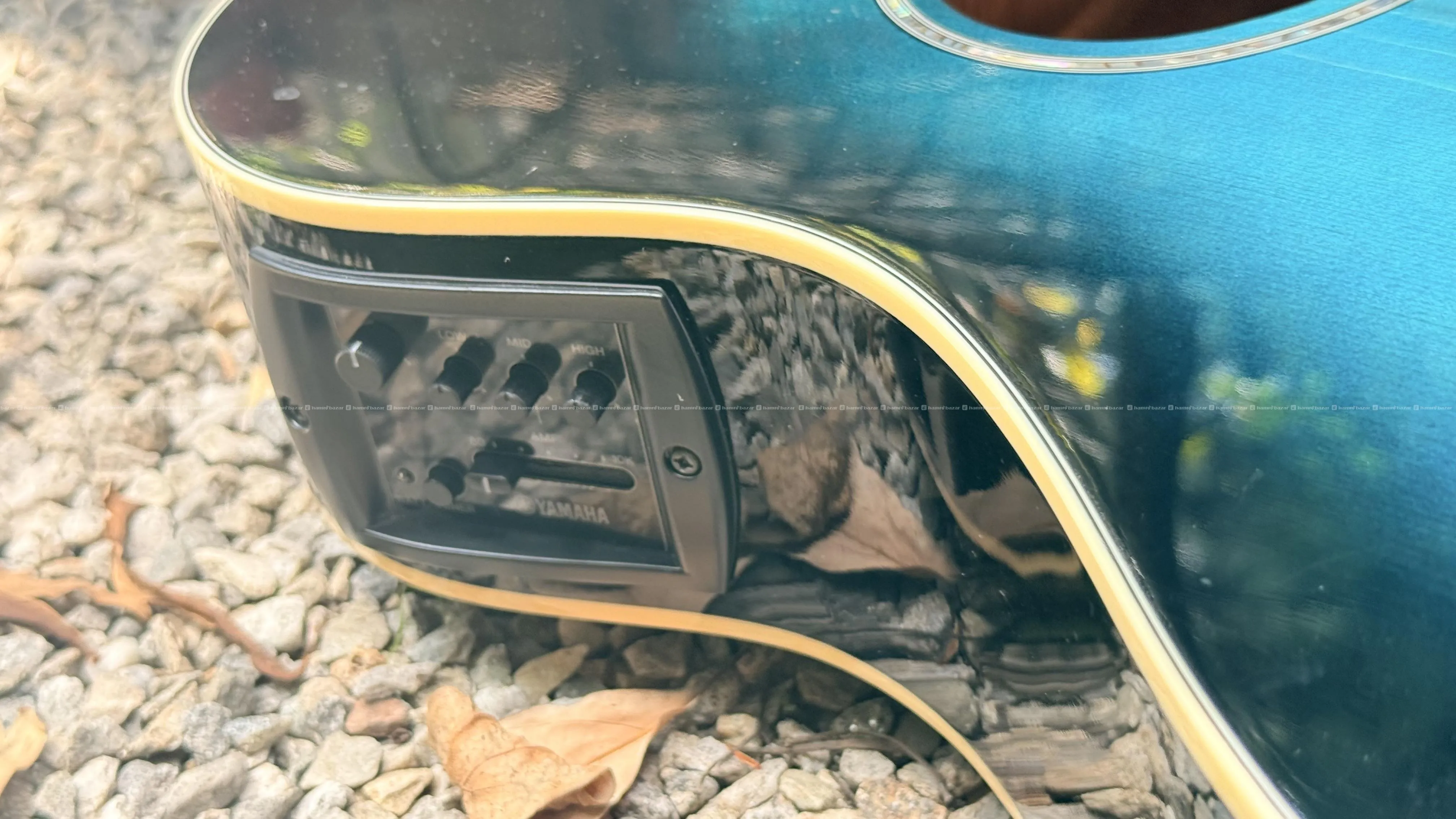 Yamaha APX 600 3