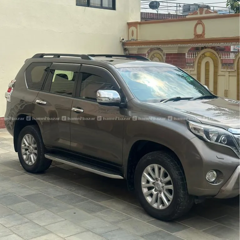 Toyota LandCruiser Prado VX 6