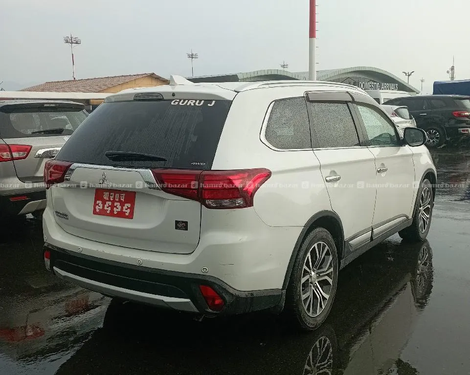 mitsubishi outlander 2018 modal ( autogear) 3