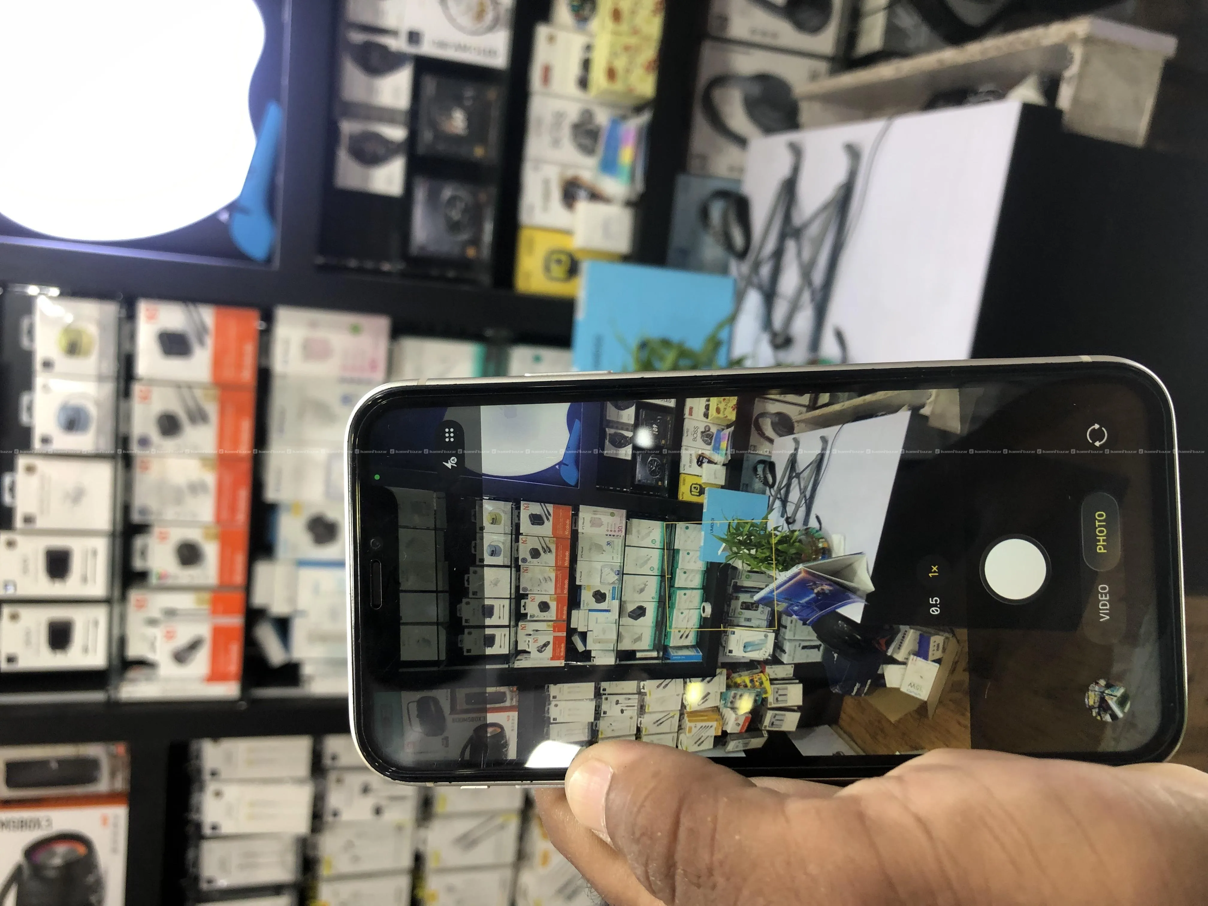 Apple iPhone 11 (128GB) - White Color Fresh Sale 8