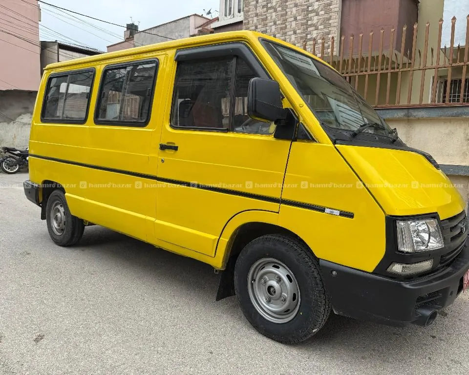 TAta winger 2015 Model 14 Seater For Sale. 4