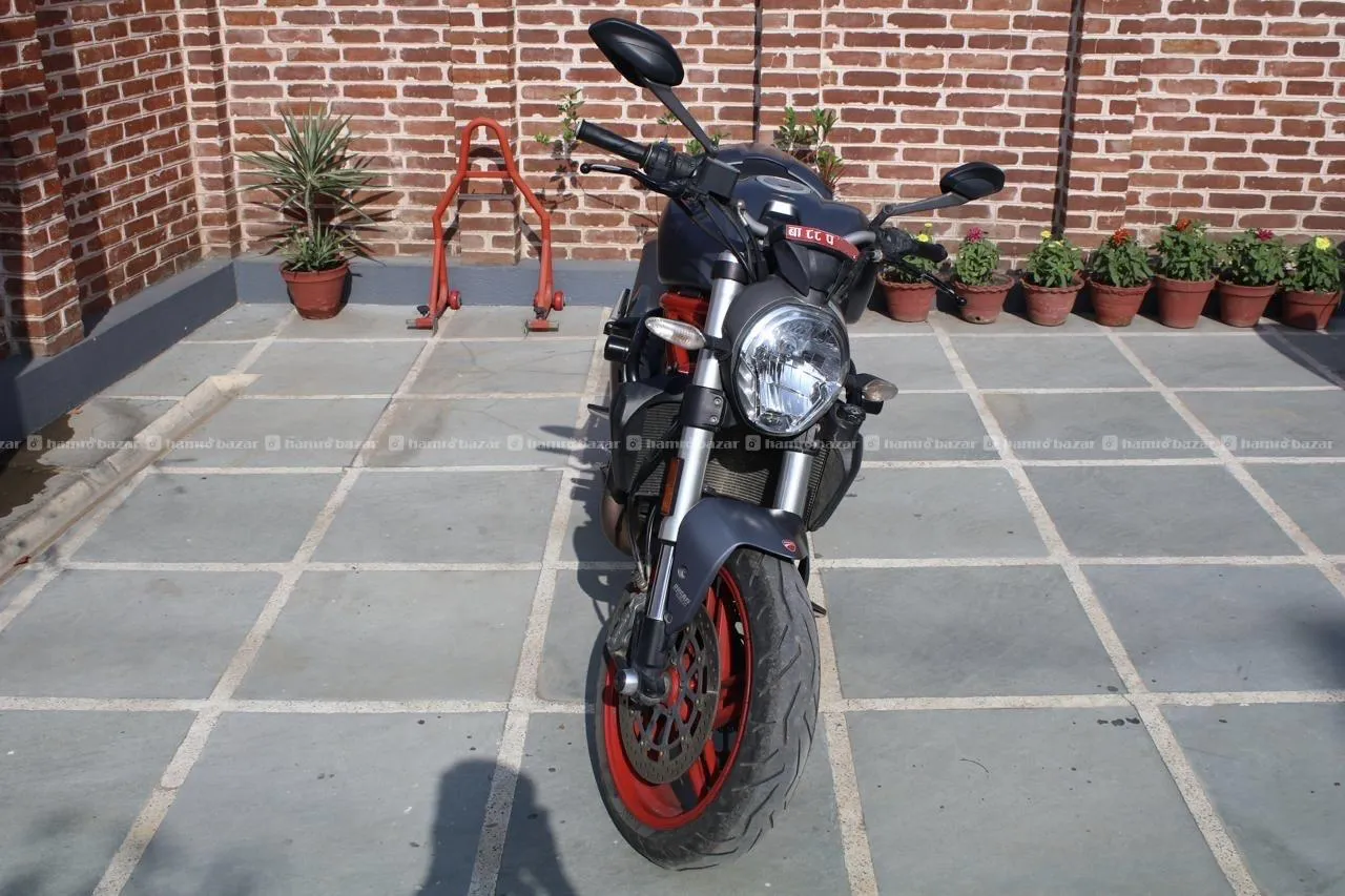 DUCATI MONSTER 821 3