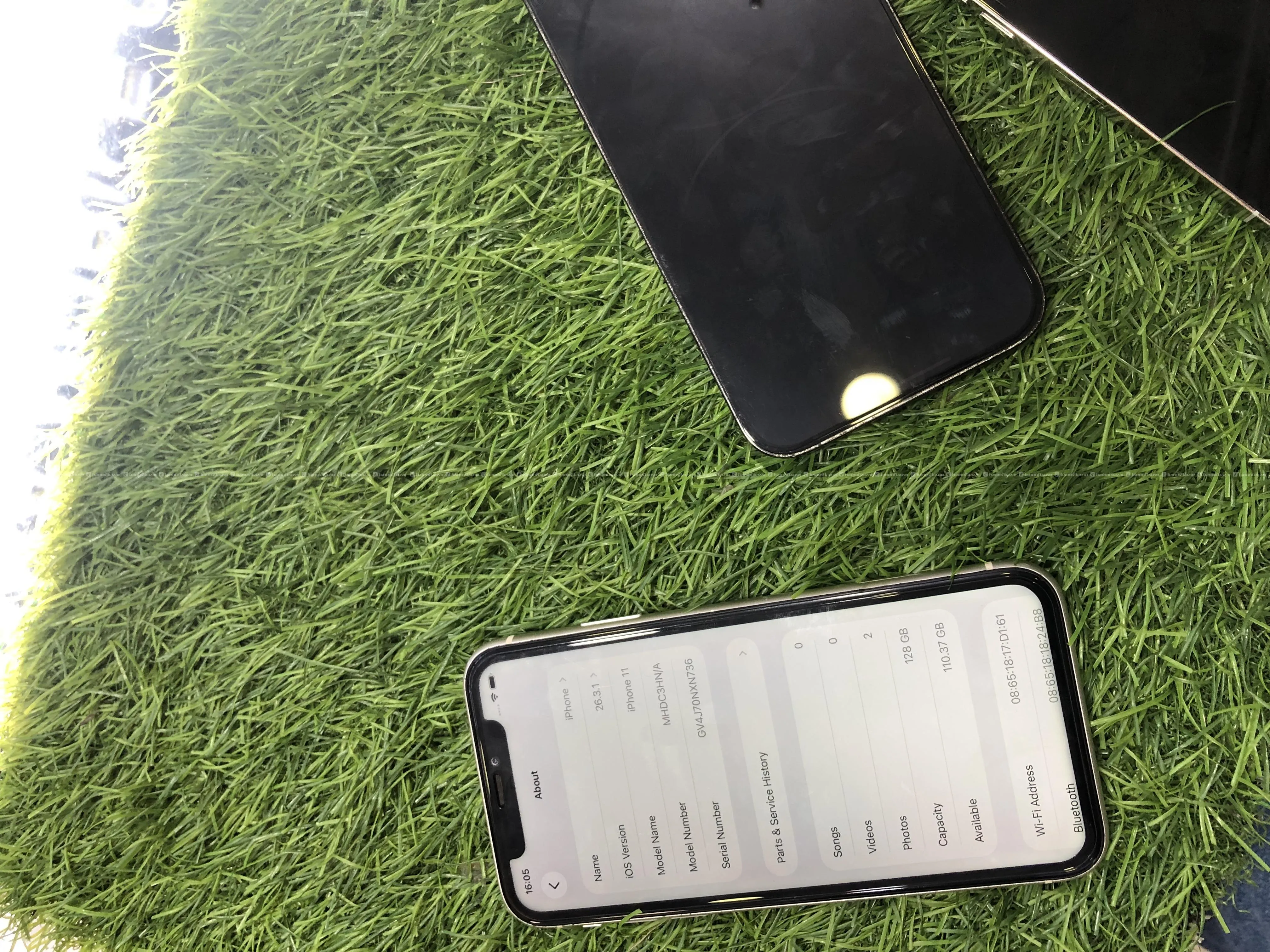 Apple iPhone 11 (128GB) - White Color Fresh Sale 3