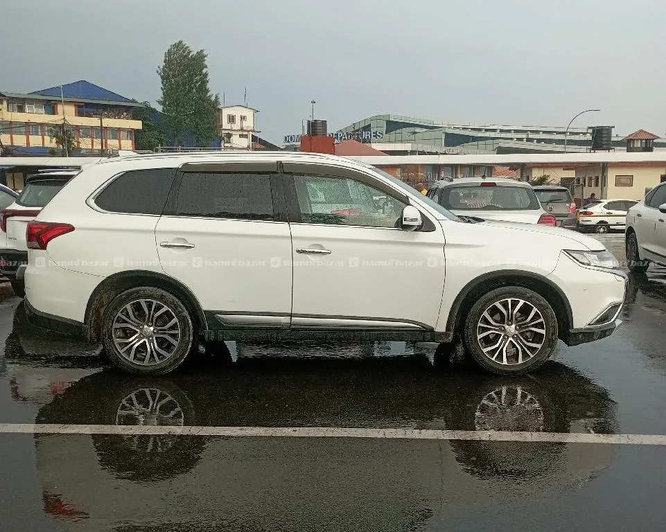 mitsubishi outlander 2018 modal ( autogear) 2