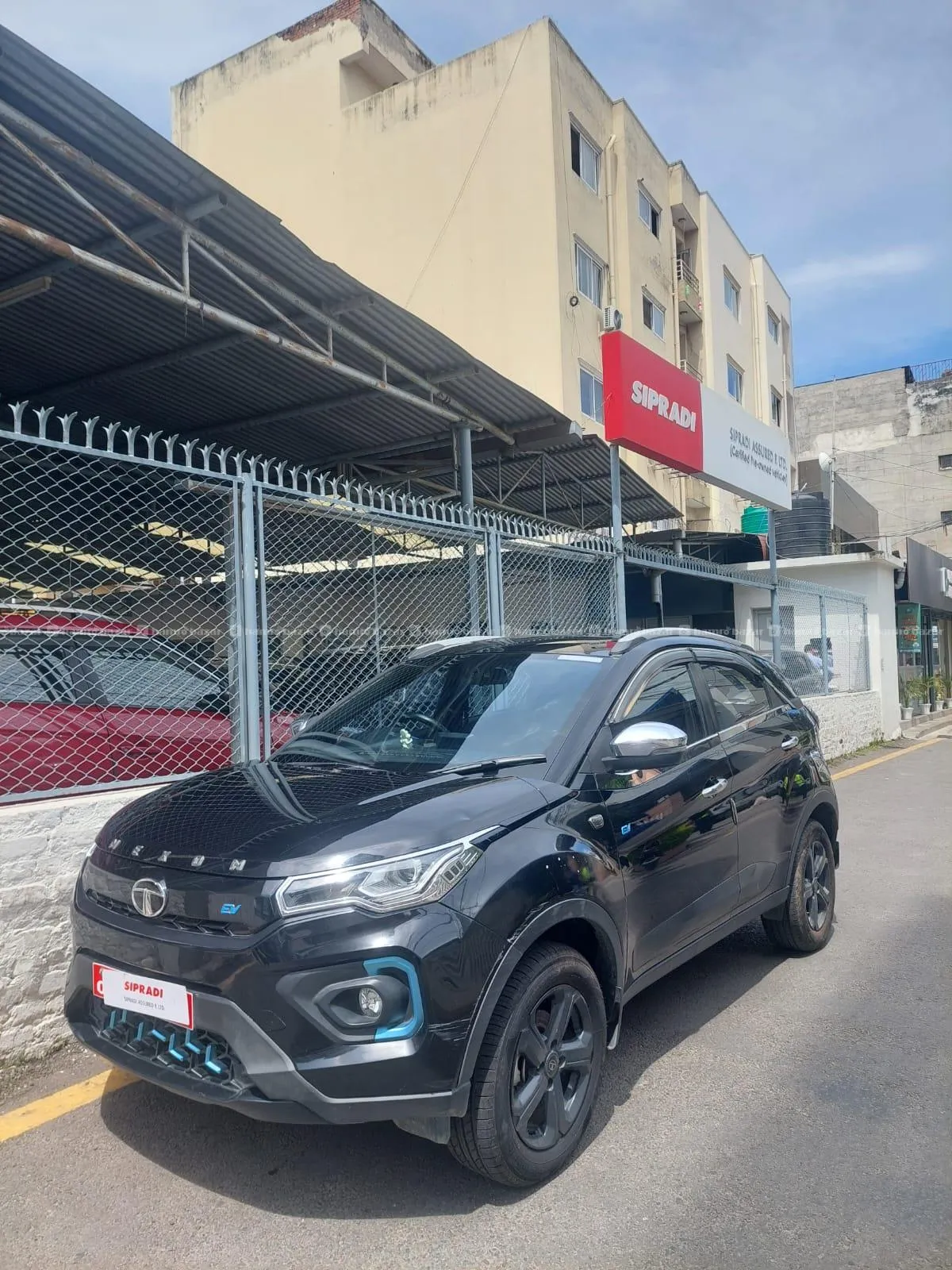 NEXON EV XZ+ LUX (2022) DARK EDITION 2