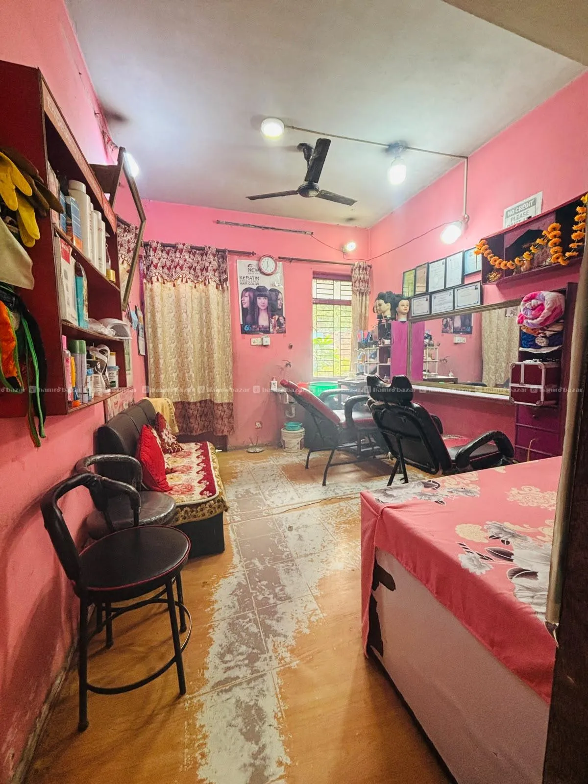 Cosmetic Shop & Beauty Parlour OnSale 3