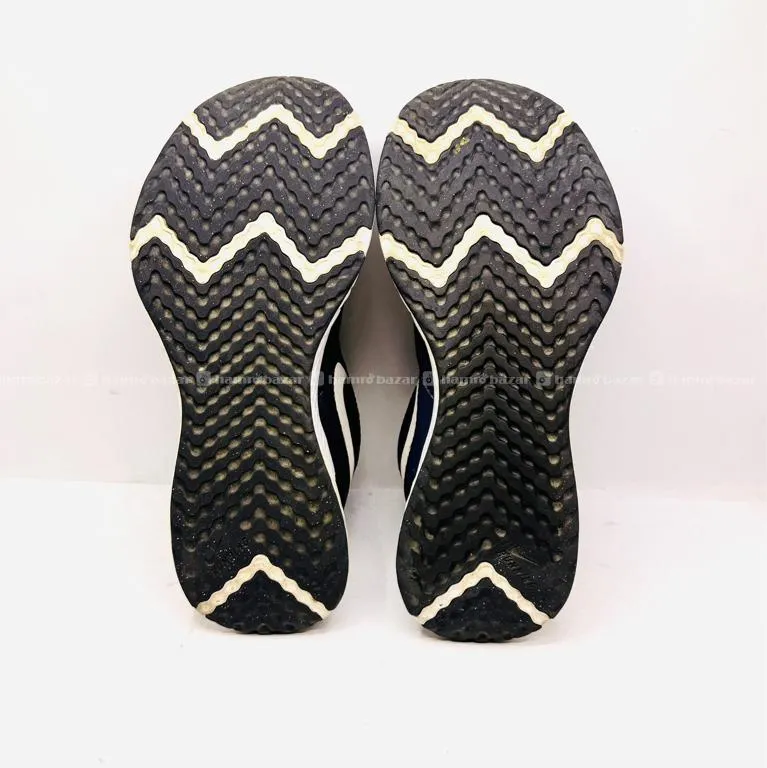 NIKE REVOLUTION RUNNING SHOES 👟 3