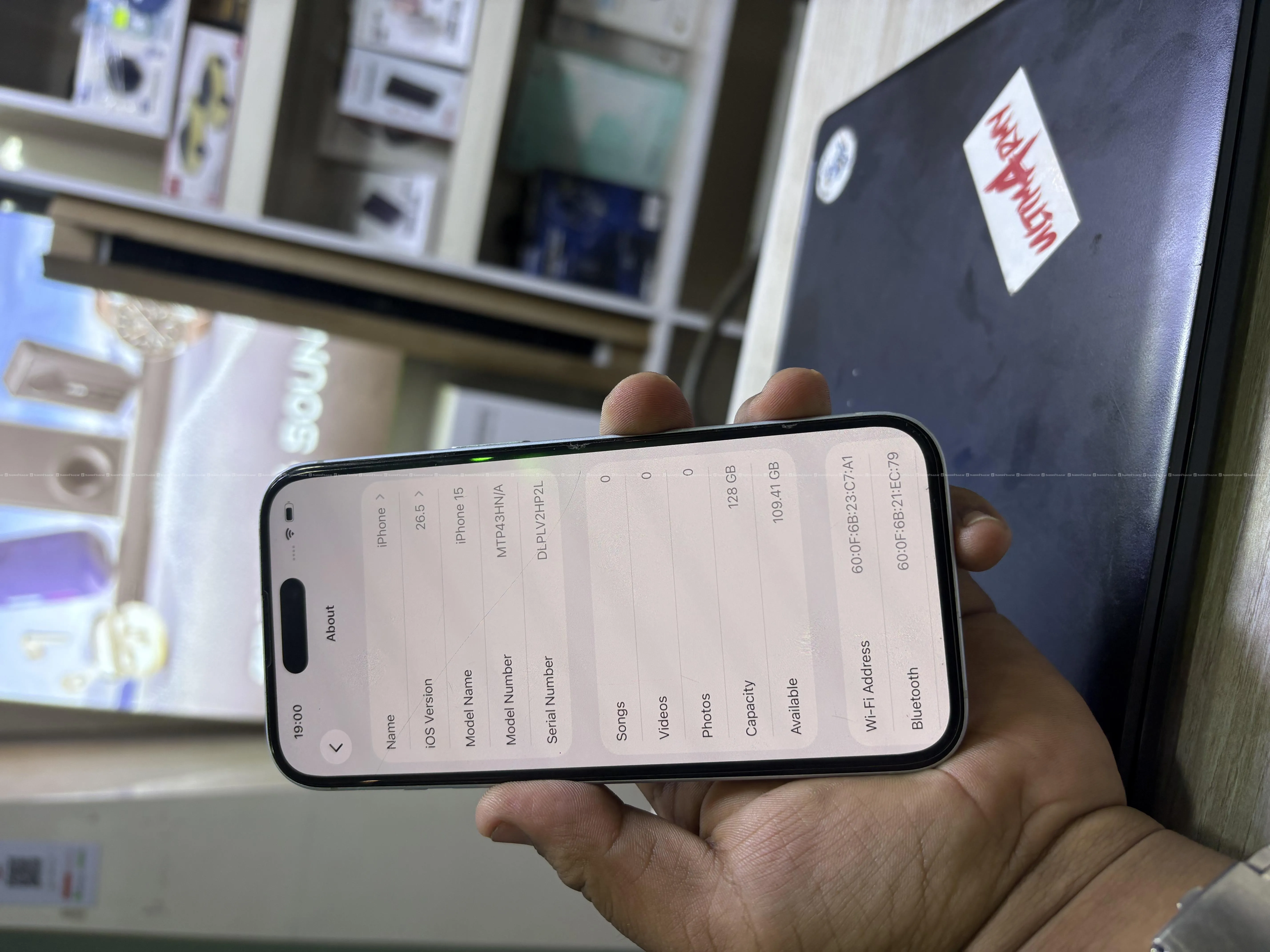 iPhone 15 3