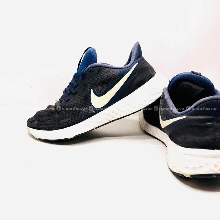 NIKE REVOLUTION RUNNING SHOES 👟 5