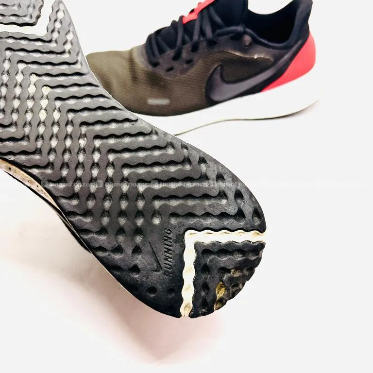 NIKE REVOLUTION RUNNING SHOES š 4
