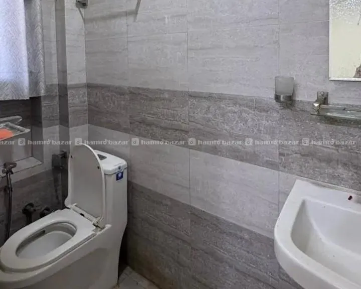 Flat available 4