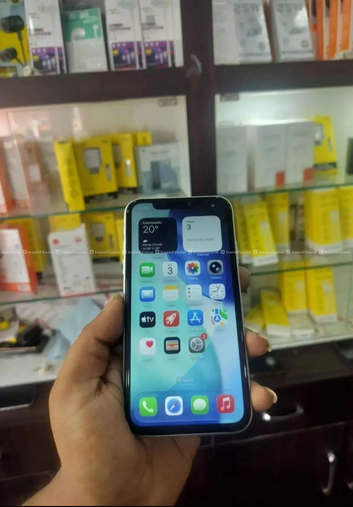 iPhone 11 4