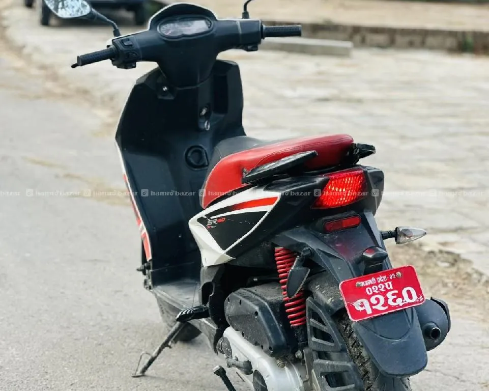 aprila sr 150 022 lot 3