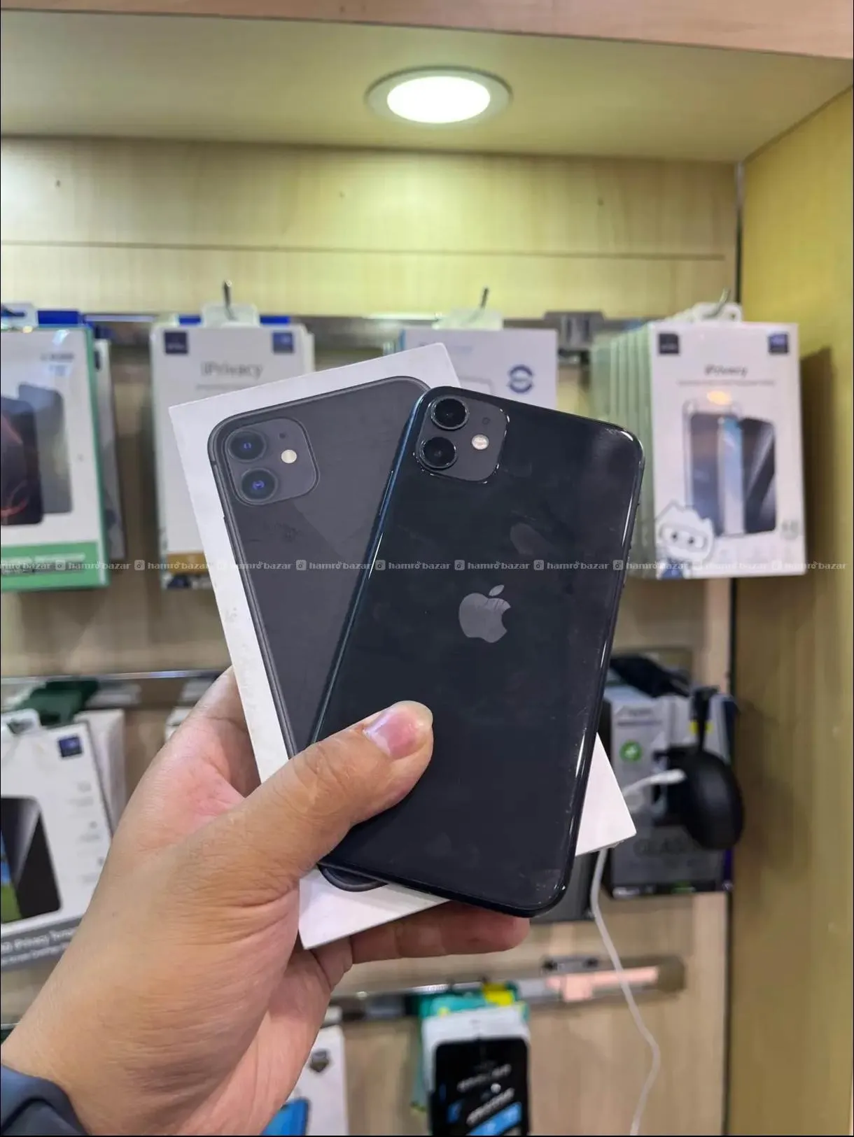 iPhone 11 3