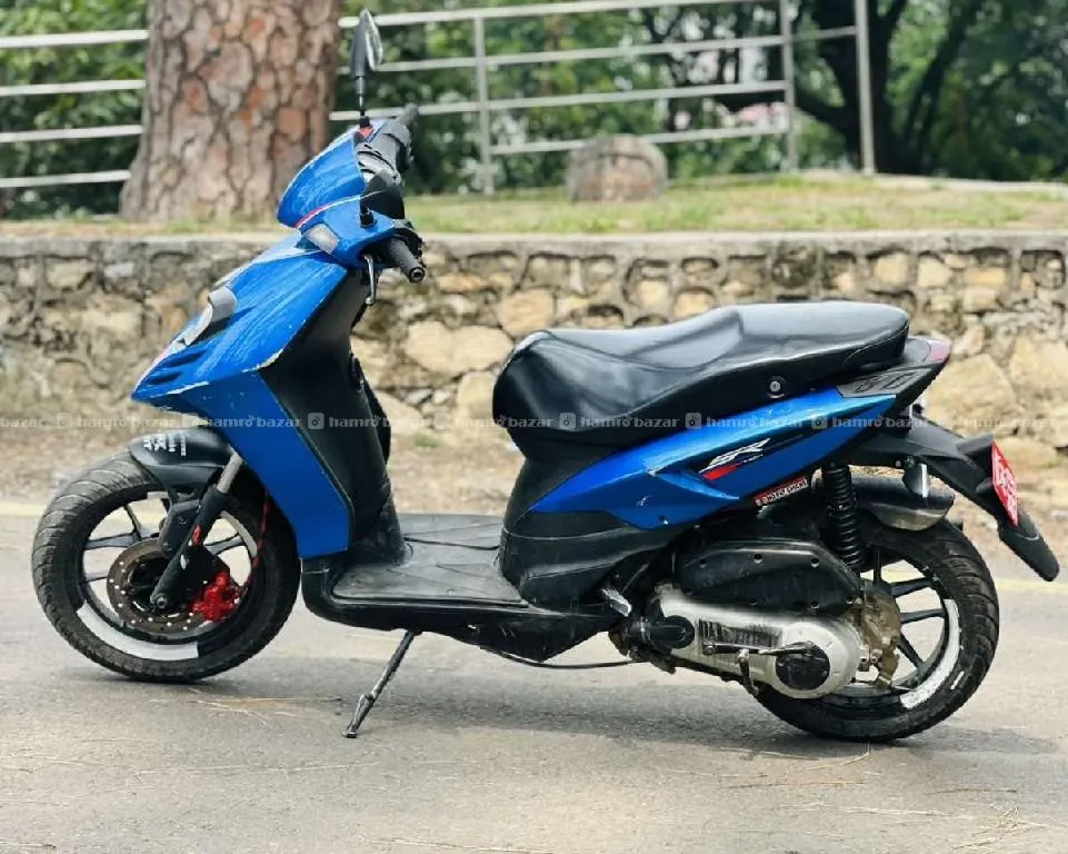 aprila sr 150 017 lot 4