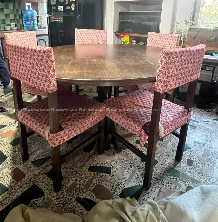 Wooden Dining Table - 6 Seater (Circular) | 5x5ft. 3