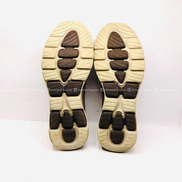 SKECHERS ULTRA GO WALK 5 JETTER CASUAL SHOES 3